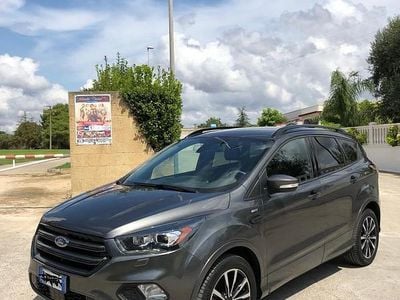 Begagnad Ford Kuga ST-Line 150 HK (110 kW) 2017 Grå SUV