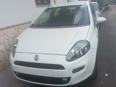 Usata Fiat Punto 77 CV (56 kW) 2015 Bianco Utilitaria