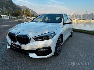Usata BMW 116 Sport Line 116 CV (85 kW) 2021 Bianco Utilitaria