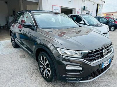 Usata VW T-Roc Style 116 CV (85 kW) 2019 Grigio SUV