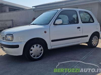 Usata Nissan Micra 54 CV (39 kW) 1996 Bianco Utilitaria