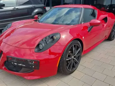 Usata Alfa Romeo 4C 241 CV (177 kW) 2015 Rosso Coupé