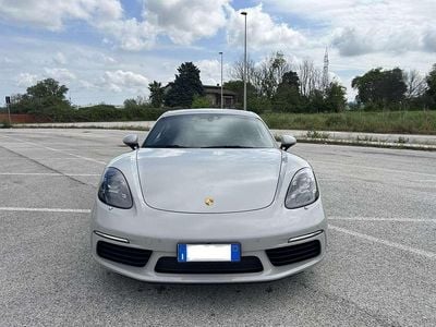 Usata Porsche 718 Cayman 299 CV (219 kW) 2021 Grigio Coupé