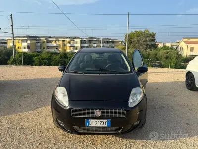 Usata Fiat Punto 69 CV (50 kW) 2012 Nero Utilitaria