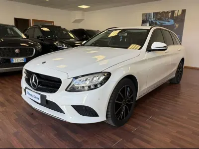 Gebraucht Mercedes C220 194 PS (142 kW) 2019 Other Kombi