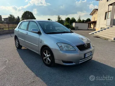 Usata Toyota Corolla 116 CV (85 kW) 2004 Grigio Berlina
