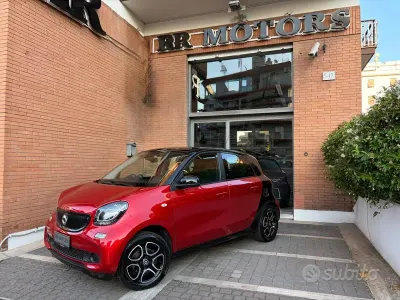 Usata Smart ForFour Prime 90 CV (66 kW) 2018 Rosso Utilitaria