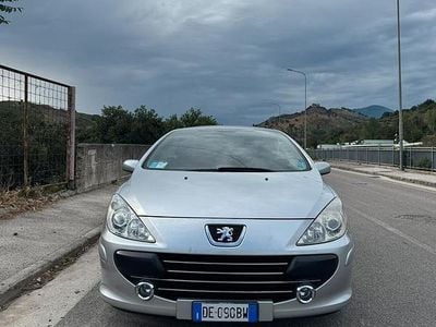 Usata Peugeot 307 CC 136 CV (100 kW) 2006 Grigio Cabrio