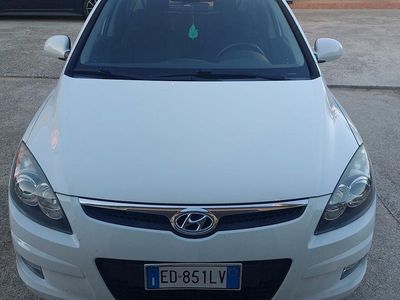 Usata Hyundai i30 109 CV (80 kW) 2010 Bianco Berlina