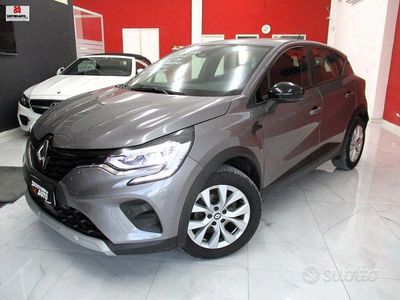 Usata Renault Captur Techno 91 CV (66 kW) 2022 Grigio SUV