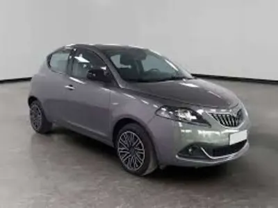 Usata Lancia Ypsilon Gold 69 CV (50 kW) 2023 Grigio Utilitaria