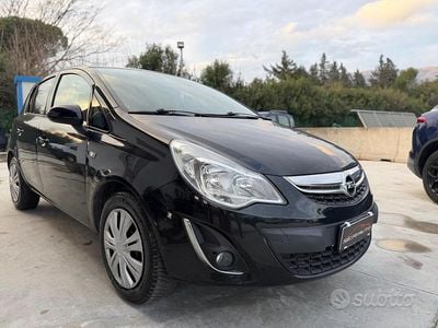Usata Opel Corsa 85 CV (62 kW) 2013 Nero Berlina