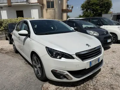 Usata Peugeot 308 Allure 115 CV (84 kW) 2014 Bianco Berlina