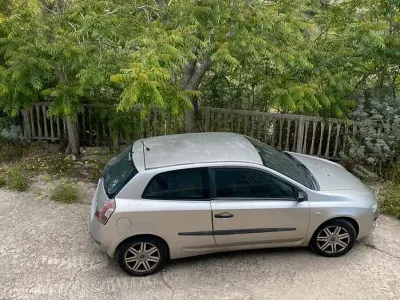 Usata Fiat Stilo 103 CV (75 kW) 2005 Grigio Berlina