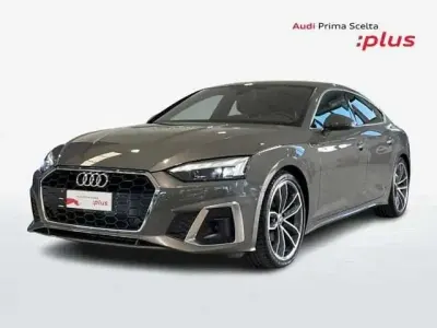 Usata Audi A5 Sportback S-Line 163 CV (119 kW) 2024 Grigio chronos metallizzato Utilitaria