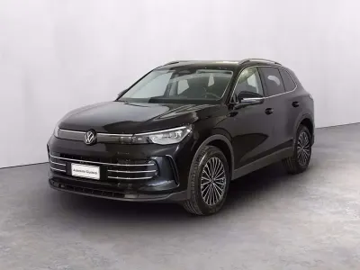 Nuova VW Tiguan Elegance 150 CV (110 kW) 2026 Grenadill black metallizzato SUV