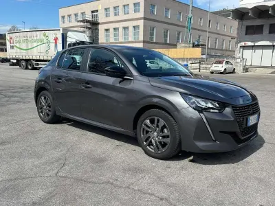 Usata Peugeot 208 Active 75 CV (55 kW) 2022 Grigio Utilitaria