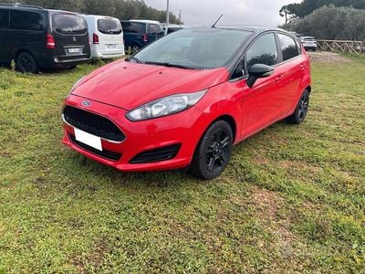 Usata Ford Fiesta Titanium 100 CV (73 kW) 2017 Rosso Berlina