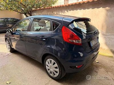 Usata Ford Fiesta 96 CV (70 kW) 2010 Blu Utilitaria