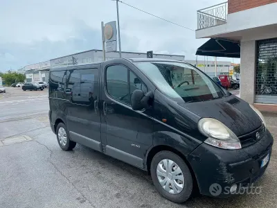 Usata Nissan Primastar 135 CV (99 kW) 2006 Nero Monovolume