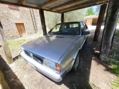Usata Lancia Delta 78 CV (57 kW) 1988 Grigio Utilitaria