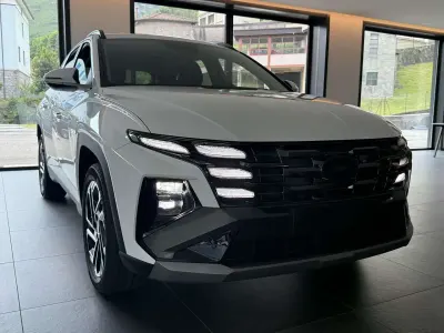 Nuova Hyundai Tucson 230 CV (169 kW) 2026 Grigio SUV