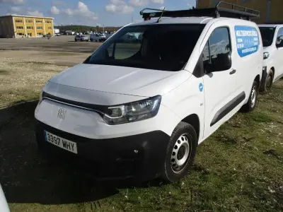 Usata Fiat Doblò 102 CV (75 kW) 2023 Bianco ice Monovolume