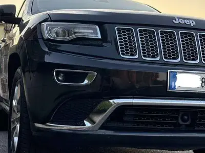 Usata Jeep Grand Cherokee Summit 250 CV (183 kW) 2015 Nero SUV