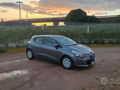 Usata Renault Clio IV 75 CV (55 kW) 2014 Grigio Berlina