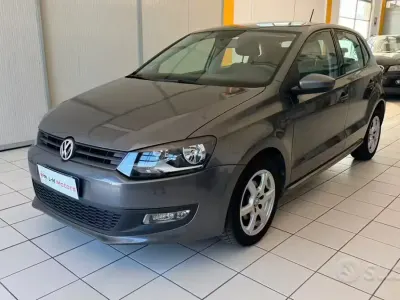 Usado VW Polo Comfortline 75 HP (55 kW) 2012 Cinzento Citadino