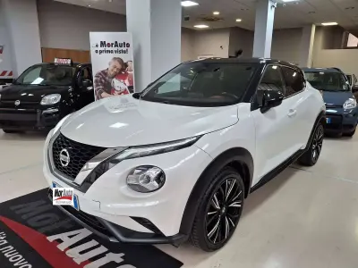 Usata Nissan Juke N-Connecta 117 CV (86 kW) 2021 Bianco tetto specchietti neri SUV
