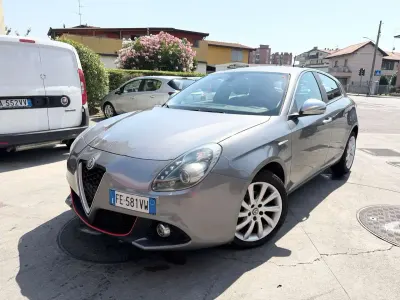 Usata Alfa Romeo Giulietta Super 120 CV (88 kW) 2016 Grigio Utilitaria