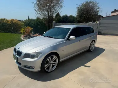 Usata BMW 318 143 CV (105 kW) 2012 Grigio Station wagon