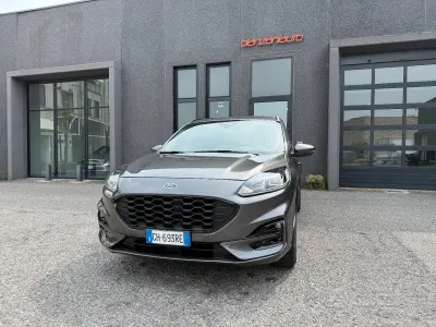 Usata Ford Kuga ST-Line X 152 CV (111 kW) 2022 Grigio SUV
