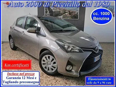 Usata Toyota Yaris 69 CV (50 kW) 2015 Grigio Utilitaria