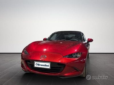 Usata Mazda MX5 Exclusive-Line 132 CV (97 kW) 2024 Soul red crystal Cabrio