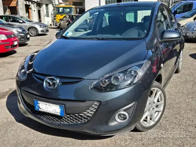 Begagnad Mazda 2 Sporty 95 HK (69 kW) 2012 Grå Halvkombi