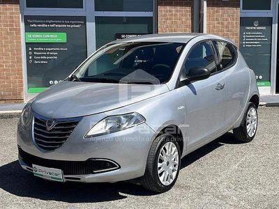 Begagnad Lancia Ypsilon Gold 85 HK (62 kW) 2013 Grå Halvkombi