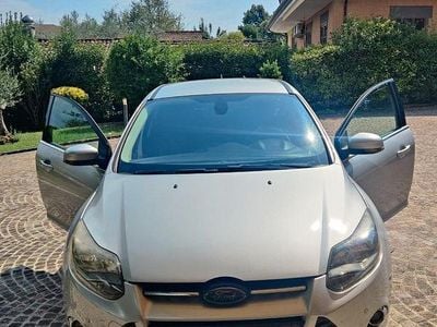 Usata Ford Focus 115 CV (84 kW) 2012 Grigio Berlina