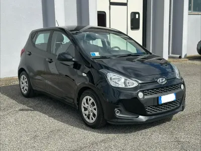 Usata Hyundai i10 Comfort 69 CV (50 kW) 2017 Nero Utilitaria