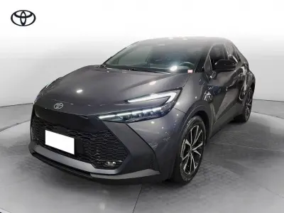 Usata Toyota C-HR Trend 140 CV (102 kW) 2024 Grigio SUV