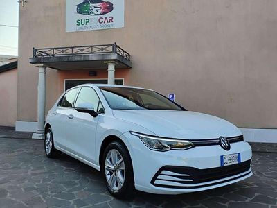 Usata VW Golf VIII Life 116 CV (85 kW) 2022 Bianco Berlina