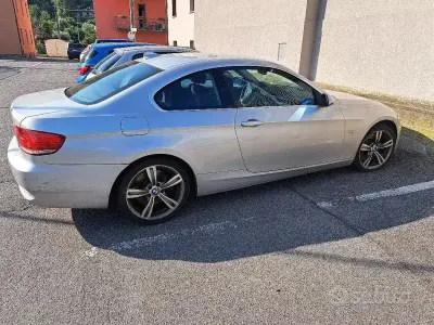 Usata BMW 330 245 CV (180 kW) 2009 Coupé
