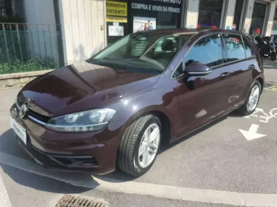 Usata VW Golf VII Trendline 116 CV (85 kW) 2018 Marrone Berlina