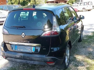 Usata Renault Scénic III 110 CV (80 kW) 2012 Nero Monovolume