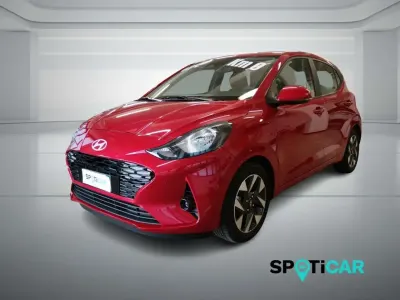 Nuova Hyundai i10 63 CV (46 kW) 2025 Dragon red pearl Utilitaria