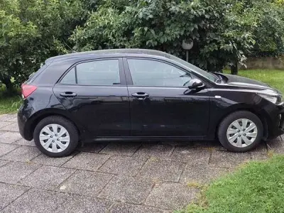 Usata Kia Rio 82 CV (60 kW) 2018 Nero Berlina