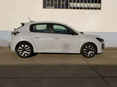 Nuova Peugeot 208 Style 100 CV (73 kW) 2025 Bianco Utilitaria