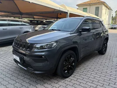 Usata Jeep Compass Night Eagle 131 CV (96 kW) 2023 Grigio / metallizzato SUV
