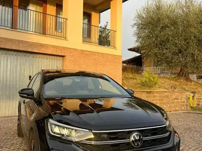 Usata VW Taigo 150 CV (110 kW) 2023 Nero SUV